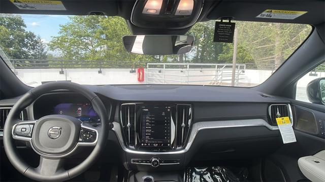 new 2025 Volvo V60 Cross Country car