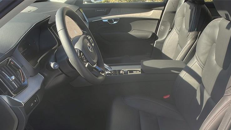 new 2025 Volvo XC90 Plug-In Hybrid car, priced at $82,405