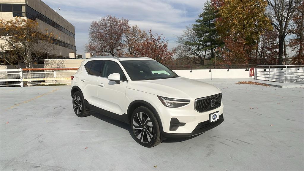 used 2025 Volvo XC40 car, priced at $36,294