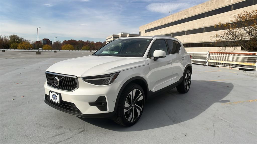 used 2025 Volvo XC40 car, priced at $36,294