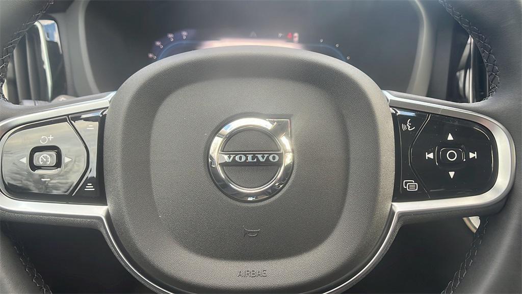 new 2025 Volvo XC60 Plug-In Hybrid car, priced at $66,260