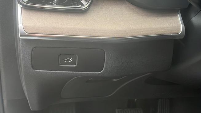 new 2025 Volvo XC90 car, priced at $69,155