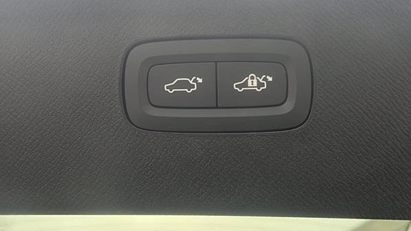 new 2025 Volvo XC90 car, priced at $69,155
