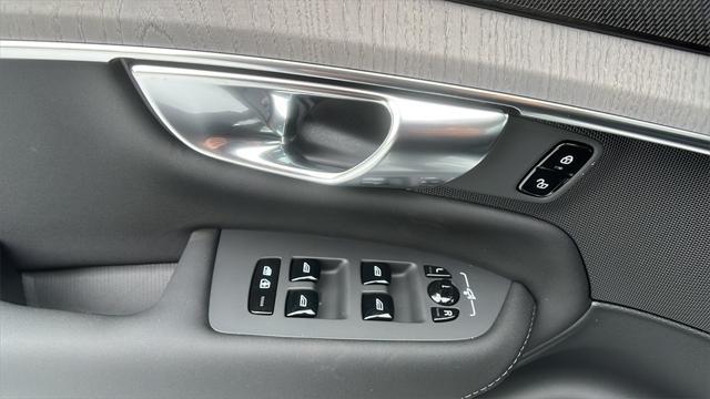 new 2025 Volvo XC90 Plug-In Hybrid car, priced at $82,405