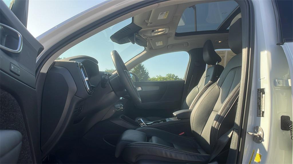 used 2025 Volvo XC40 car, priced at $32,359