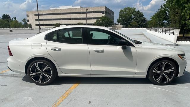 new 2024 Volvo S60 car