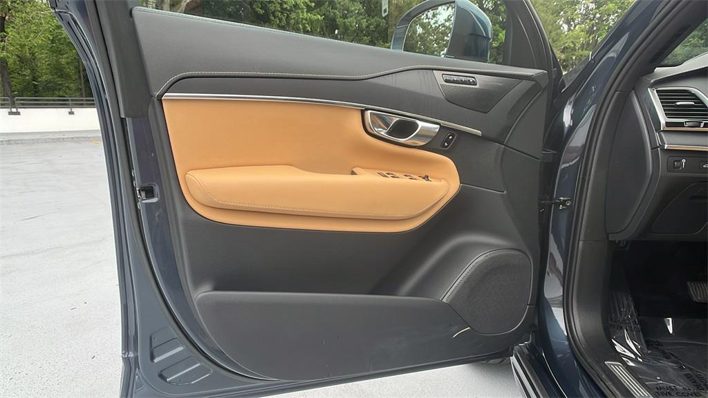 used 2022 Volvo XC90 car, priced at $39,869