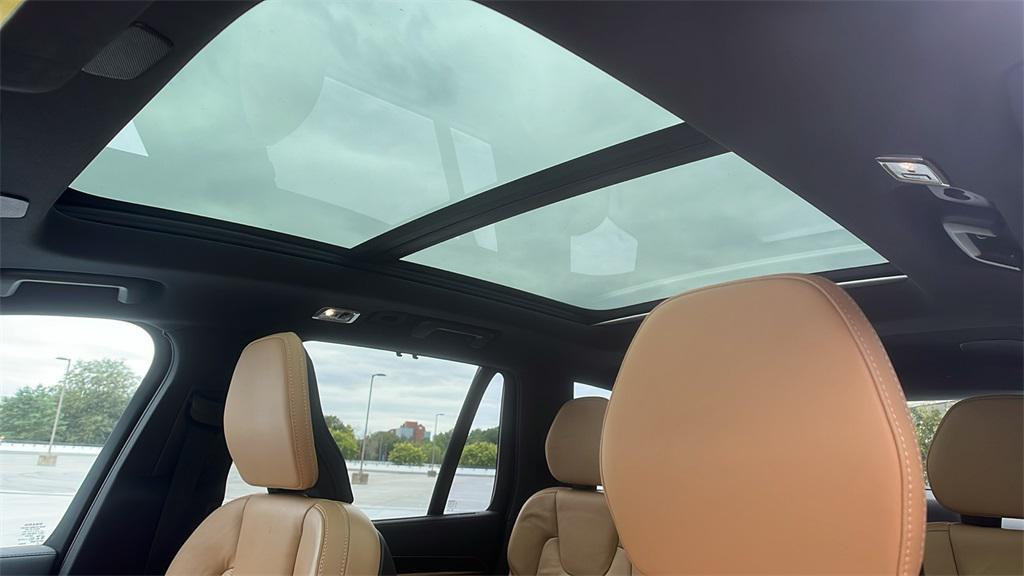 used 2022 Volvo XC90 car, priced at $39,869
