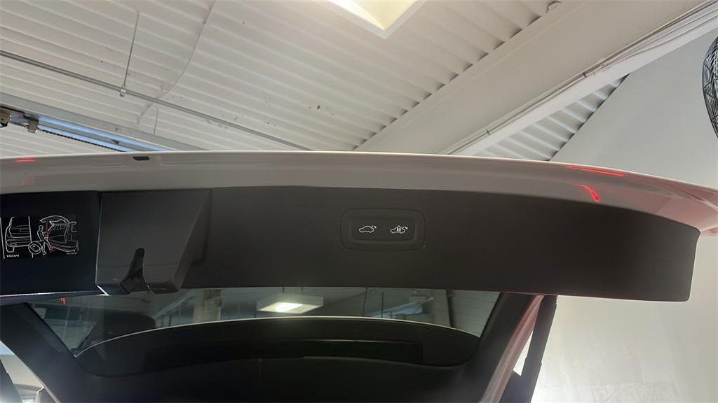used 2024 Volvo XC90 car, priced at $43,489