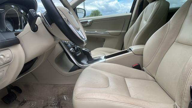 used 2015 Volvo XC60 car, priced at $14,156