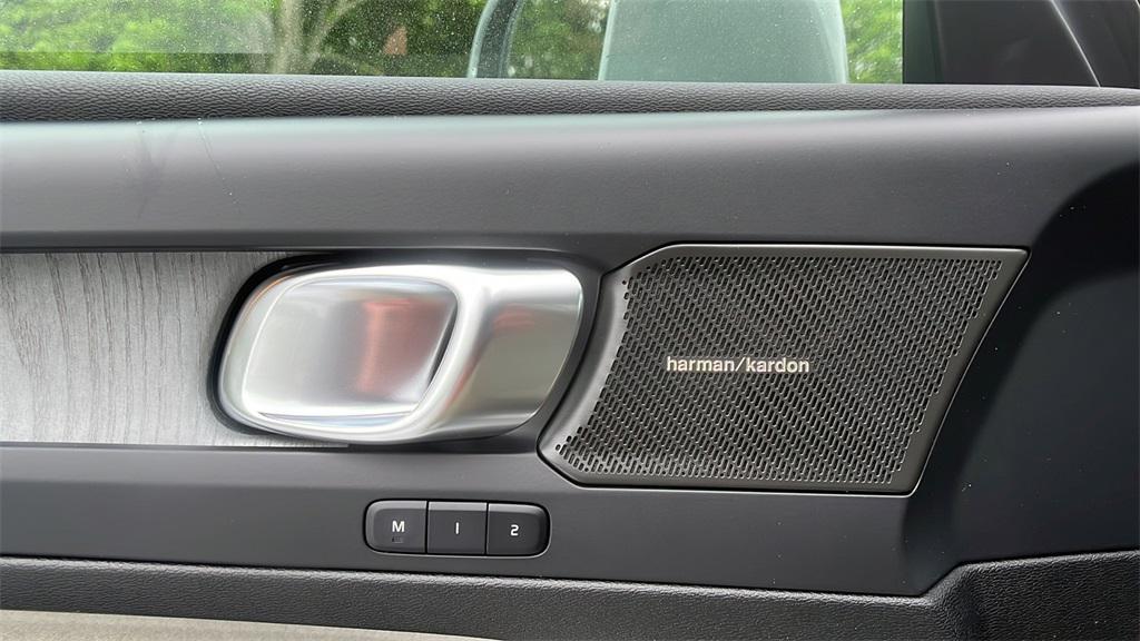 new 2025 Volvo XC40 car, priced at $51,145