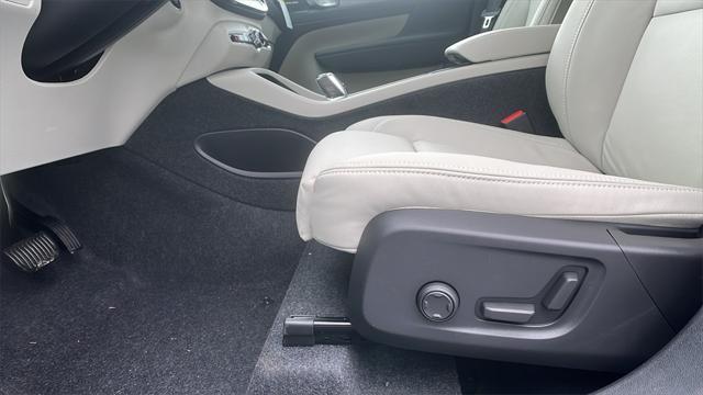 new 2025 Volvo XC40 car, priced at $51,145