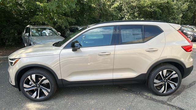 new 2025 Volvo XC40 car, priced at $51,040