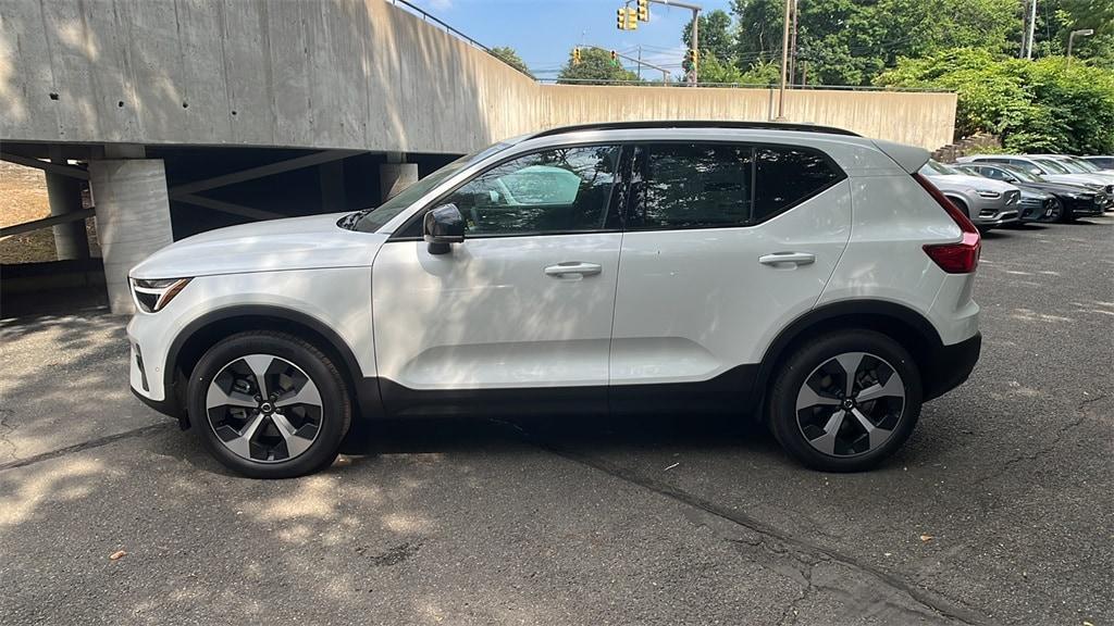 new 2025 Volvo XC40 car, priced at $47,345