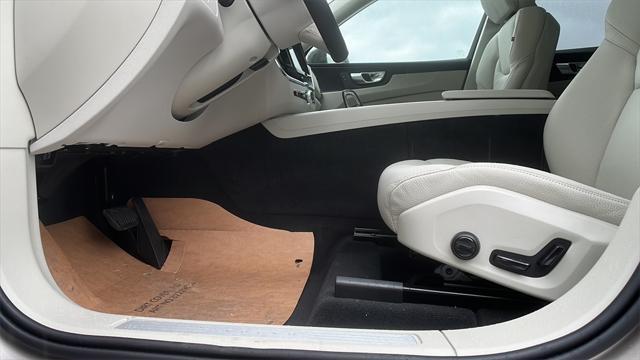 new 2025 Volvo XC60 car, priced at $55,360