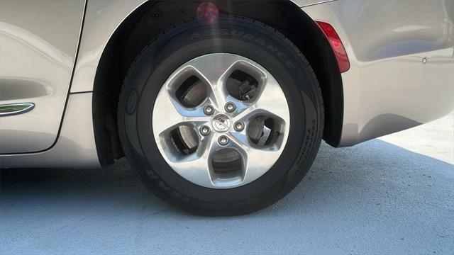 used 2018 Chrysler Pacifica Hybrid car, priced at $12,400