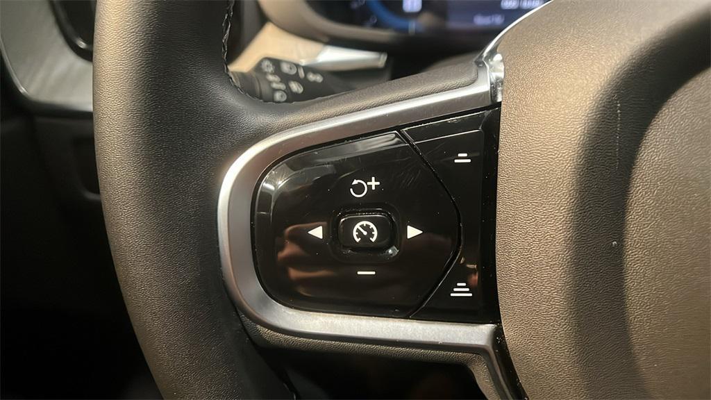 used 2025 Volvo XC60 car, priced at $36,395