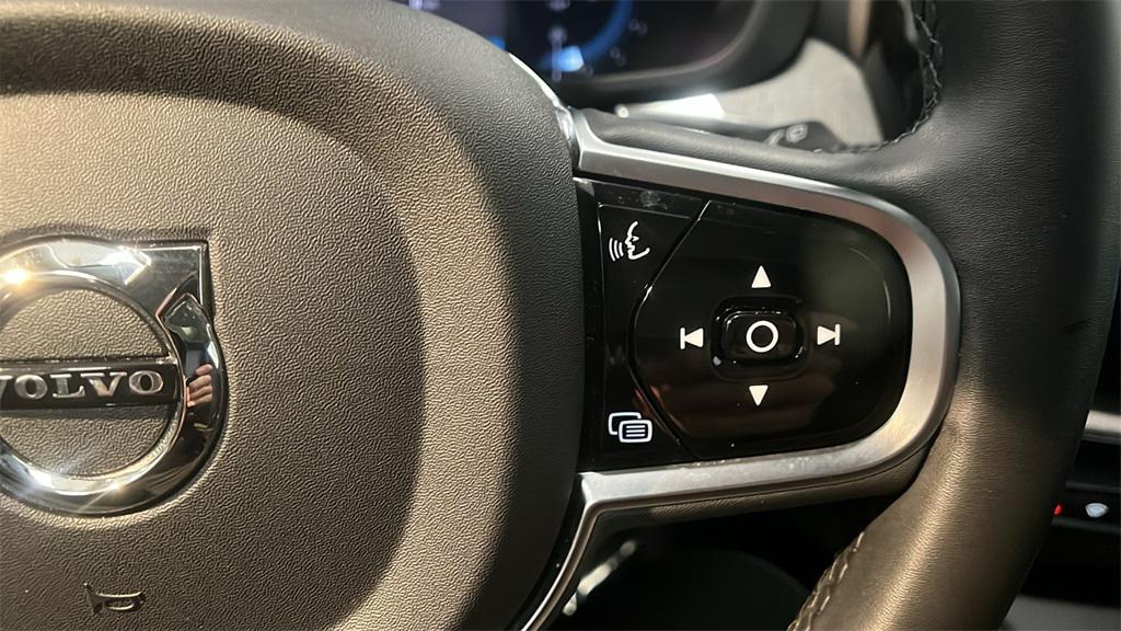 used 2025 Volvo XC60 car, priced at $36,395