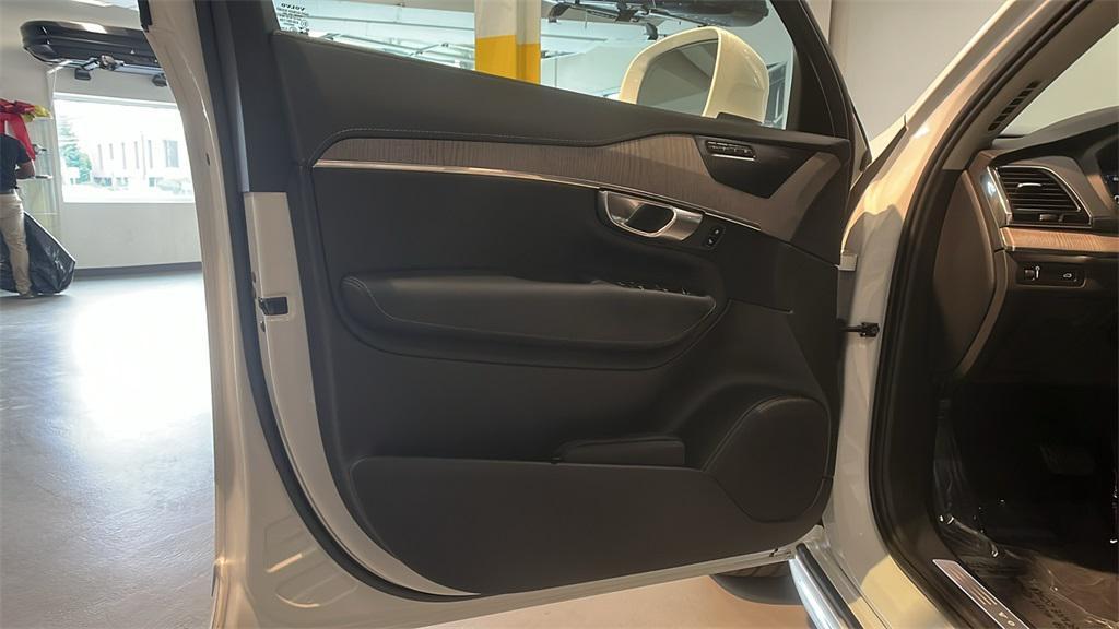 used 2022 Volvo XC90 car, priced at $42,628