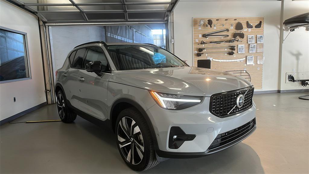 used 2025 Volvo XC40 car, priced at $35,879