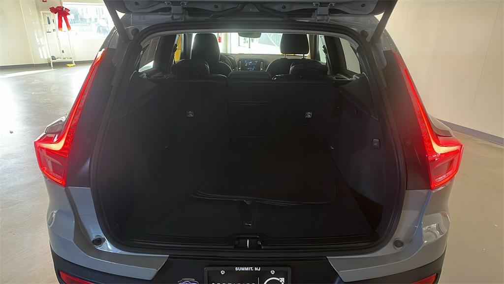 used 2025 Volvo XC40 car, priced at $35,879
