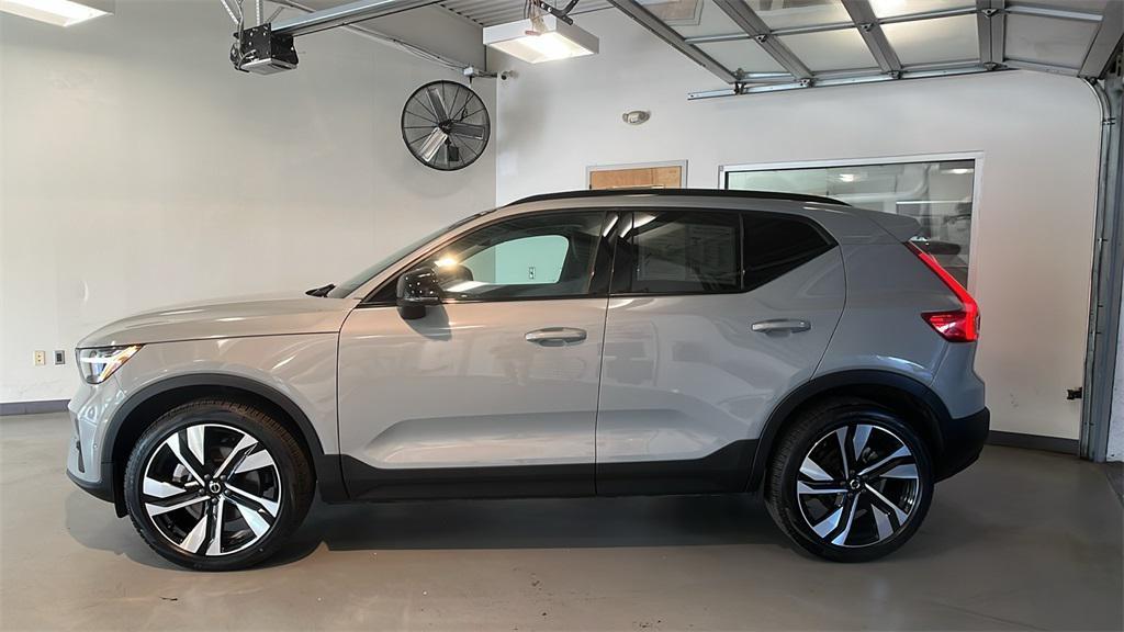 used 2025 Volvo XC40 car, priced at $35,879