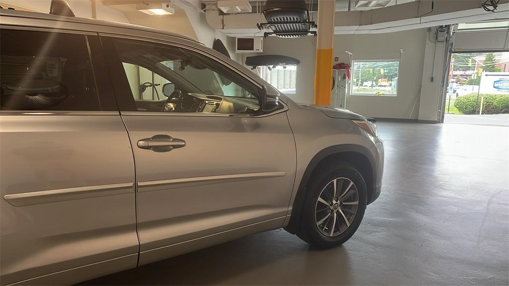 used 2018 Toyota Highlander car, priced at $17,881