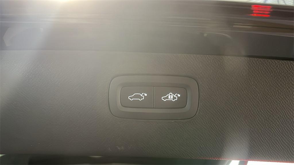 used 2024 Volvo XC90 Recharge Plug-In Hybrid car, priced at $59,989