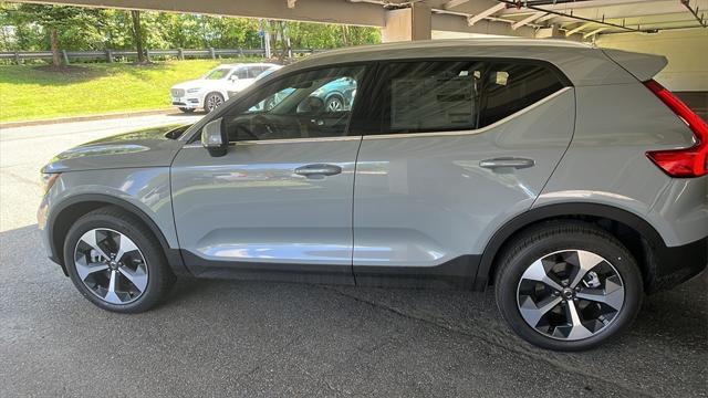new 2025 Volvo XC40 car, priced at $46,035