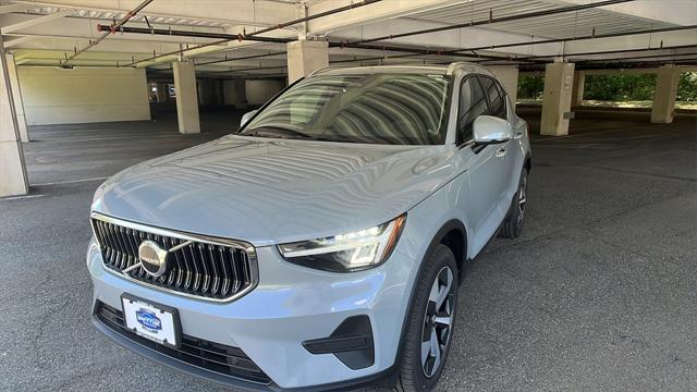 new 2025 Volvo XC40 car, priced at $46,035