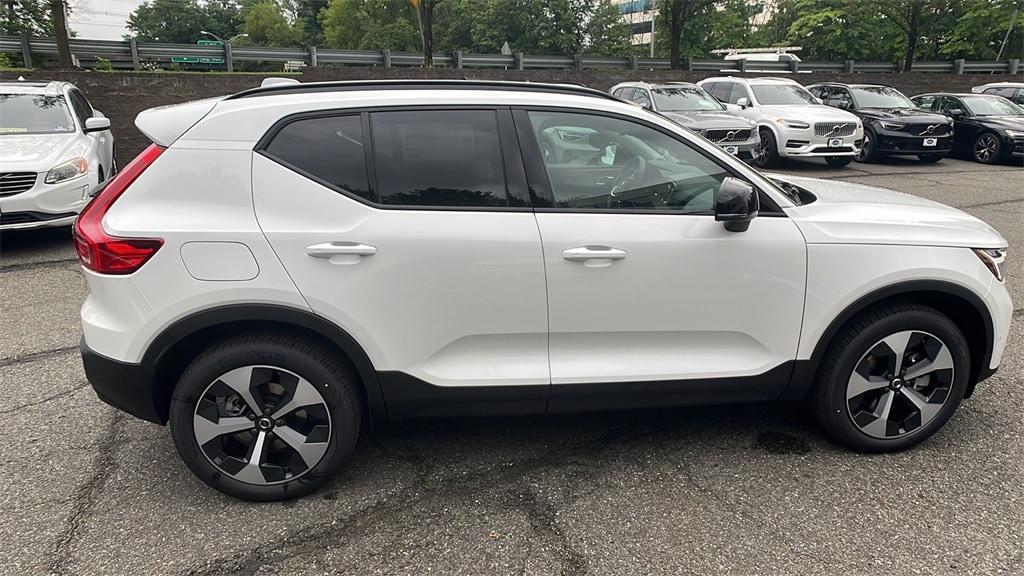 new 2025 Volvo XC40 car, priced at $48,315