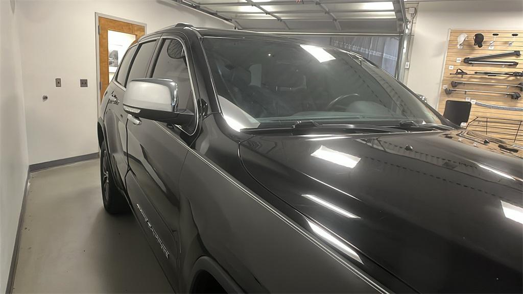 used 2018 Jeep Grand Cherokee car, priced at $13,385