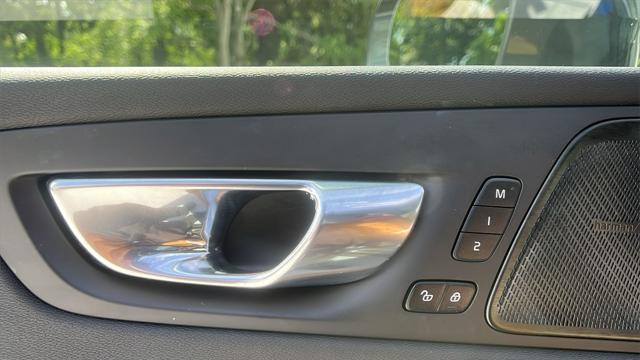used 2022 Volvo XC60 car, priced at $36,987