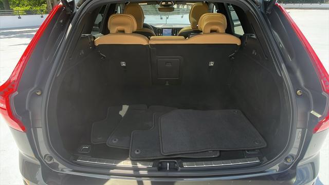 used 2022 Volvo XC60 car, priced at $36,987