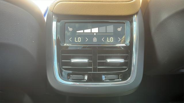 used 2022 Volvo XC60 car, priced at $36,987