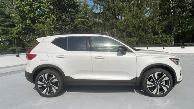 new 2025 Volvo XC40 car, priced at $52,590