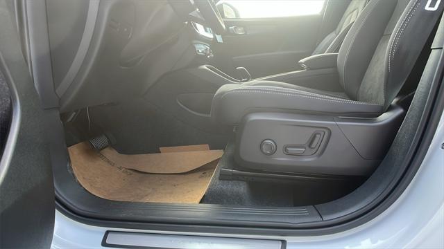 new 2025 Volvo XC40 car, priced at $52,590