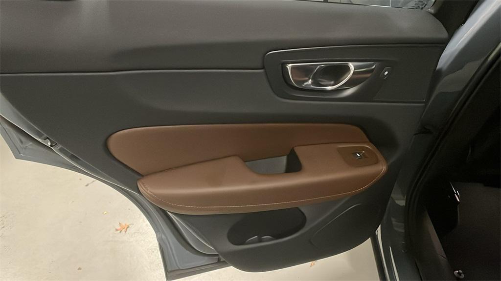 used 2023 Volvo XC60 car, priced at $36,485