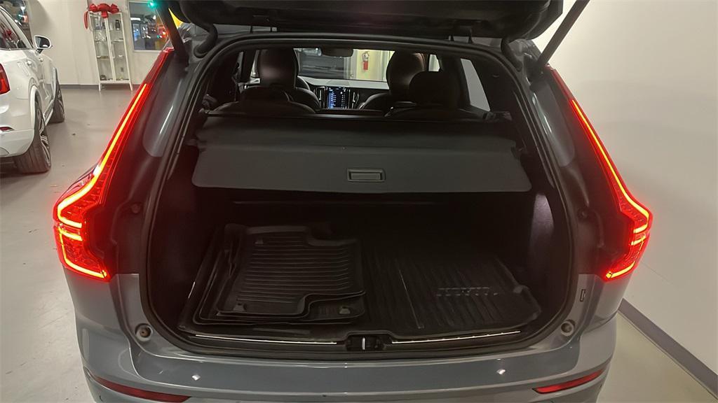 used 2023 Volvo XC60 car, priced at $36,485