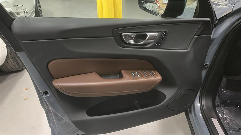used 2023 Volvo XC60 car, priced at $36,485