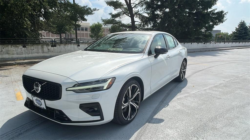 new 2024 Volvo S60 car, priced at $51,925