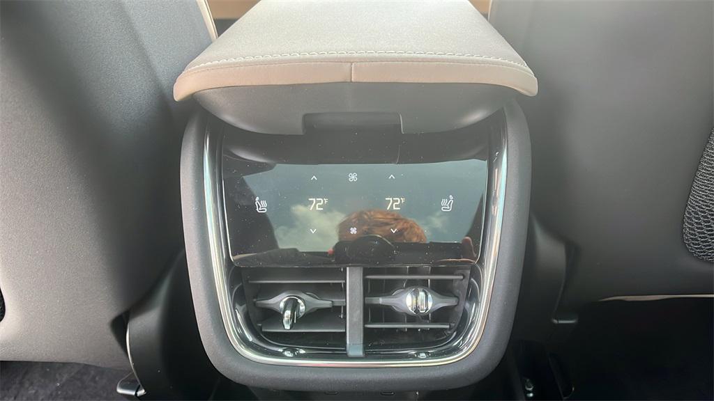 new 2025 Volvo EX90 car, priced at $88,275