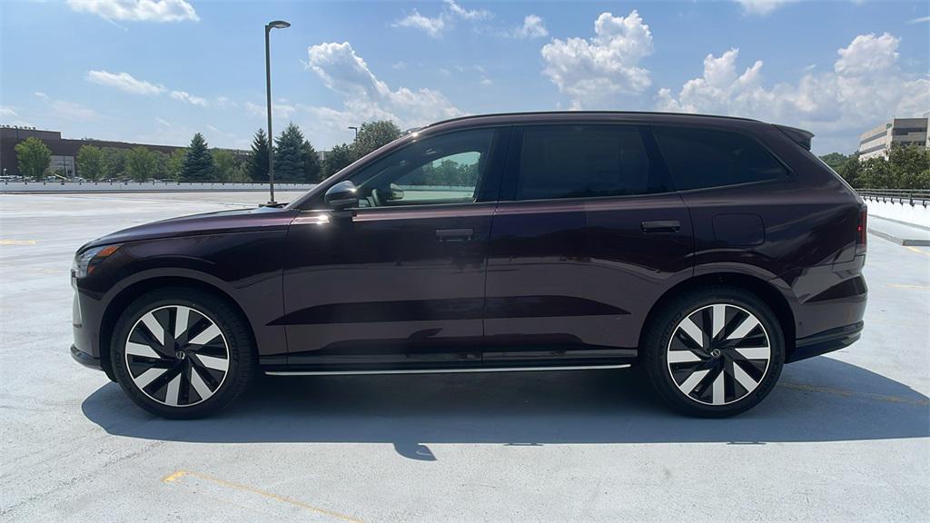 new 2025 Volvo EX90 car, priced at $88,275