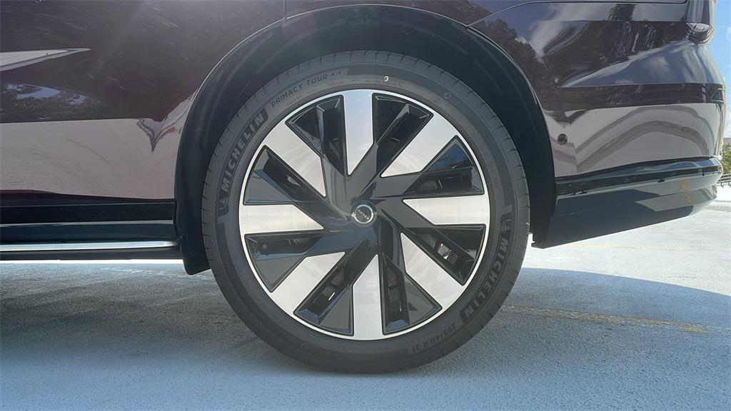 new 2025 Volvo EX90 car, priced at $88,275