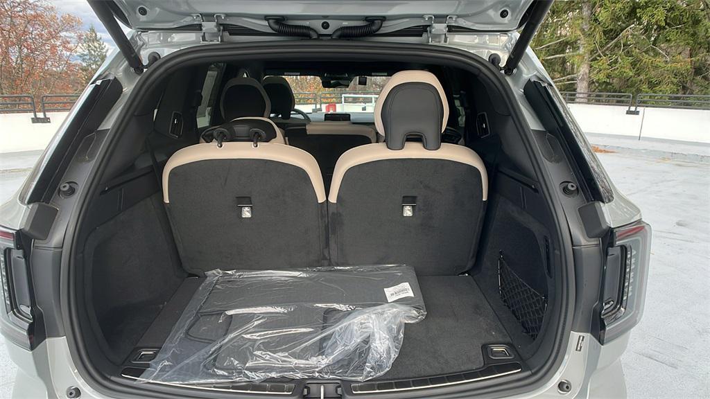 new 2025 Volvo EX90 car, priced at $87,090