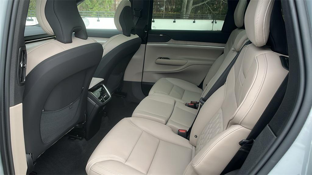 new 2025 Volvo EX90 car, priced at $87,090
