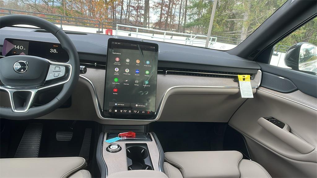 new 2025 Volvo EX90 car, priced at $87,090