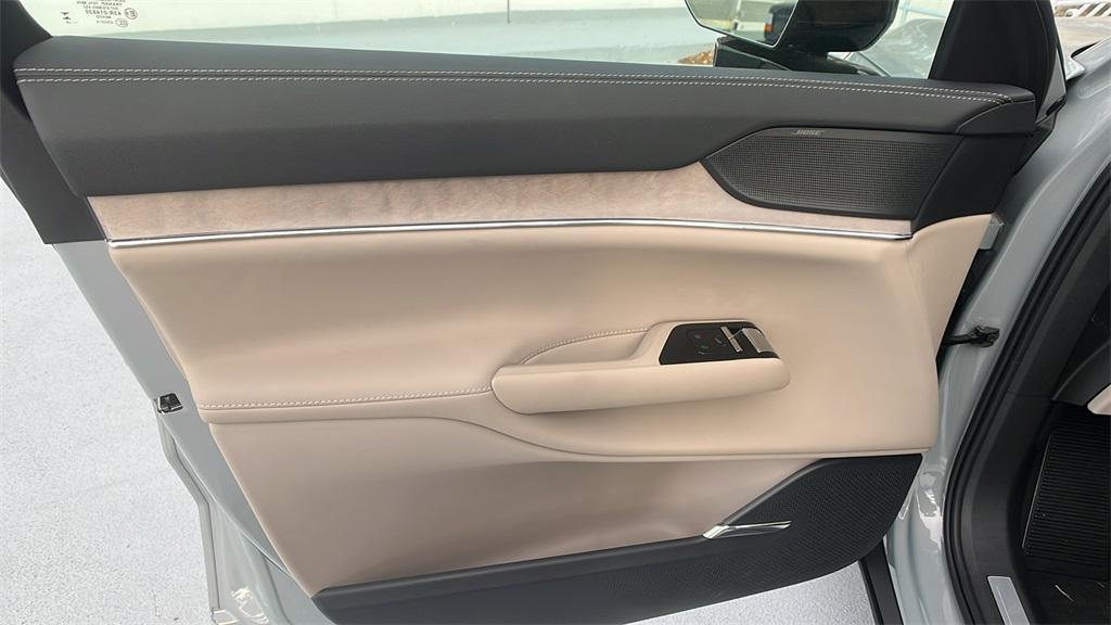 new 2025 Volvo EX90 car, priced at $87,090