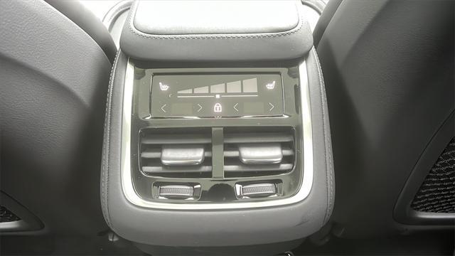 new 2025 Volvo XC90 car, priced at $72,345