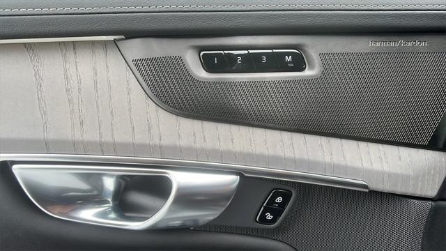 new 2025 Volvo XC90 car, priced at $72,345